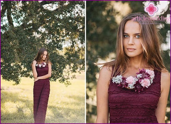 Flower necklace for the bride