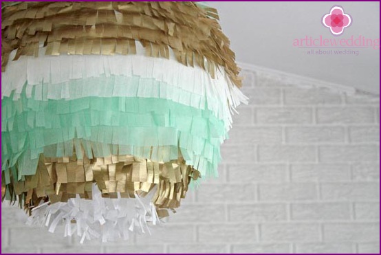 Stylish fringe decoration