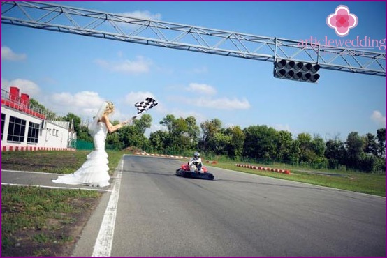 Bride with finish flag