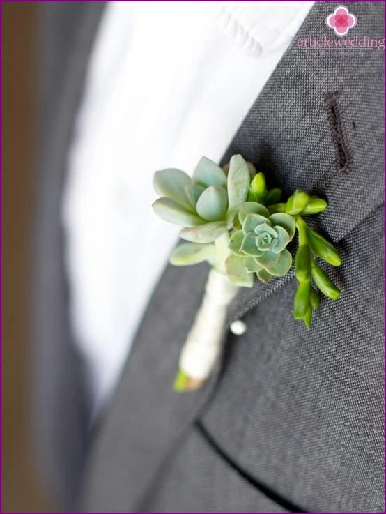 Gyönyörű boutonniere