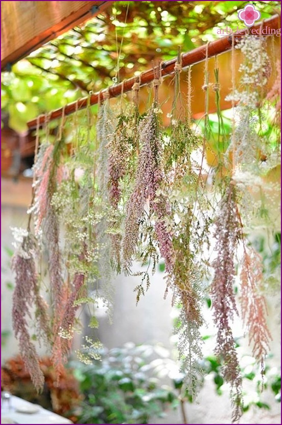 Flores em uma decoração de casamento