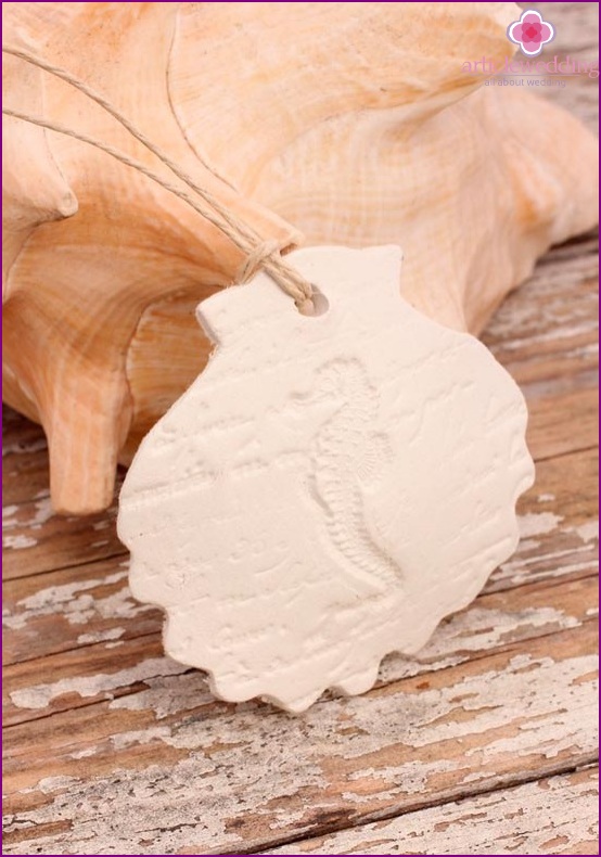 Creative wedding medallions