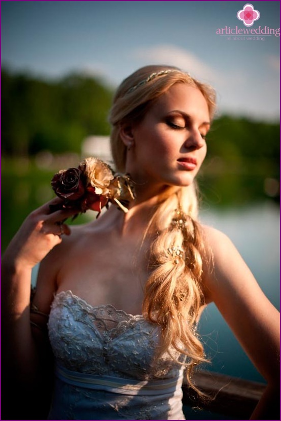 Coiffures de mariage avec des tresses: incomparables et élégantes!