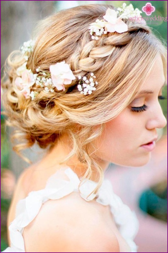 Coiffures de mariage avec des tresses: incomparables et élégantes!