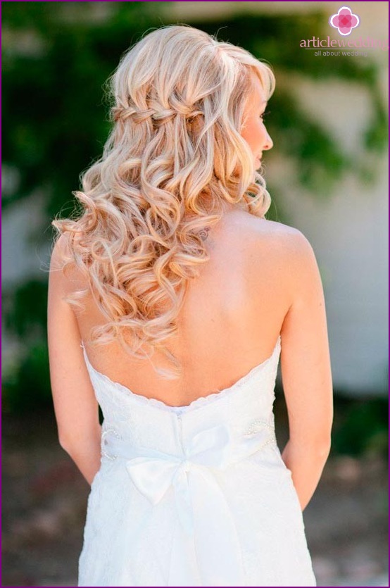 Coiffures de mariage avec des tresses: incomparables et élégantes!