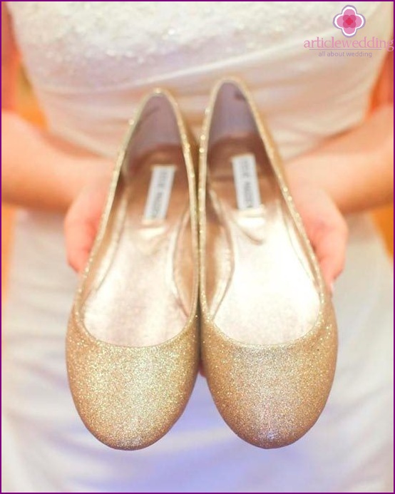 Golden ballet shoes