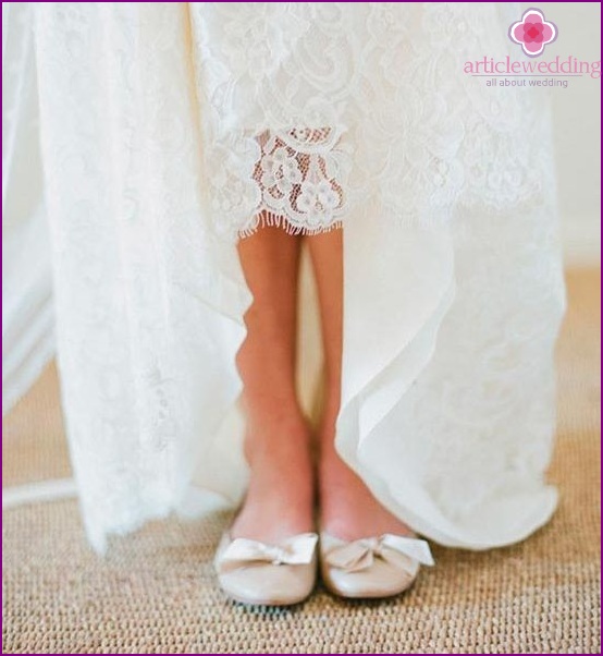 Stylish ballet shoes for the wedding