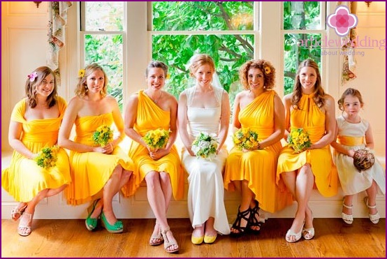 محول فستان أصفر