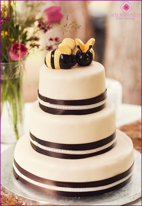 Gâteau de mariage au miel