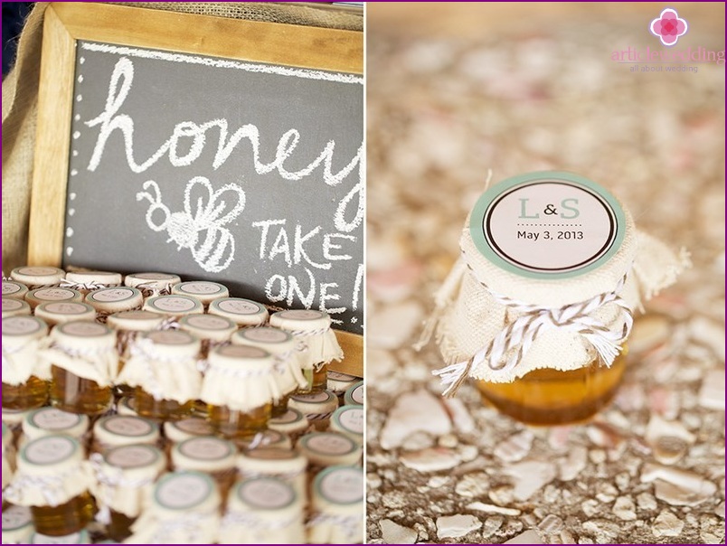 Bonbonniere for a honey wedding