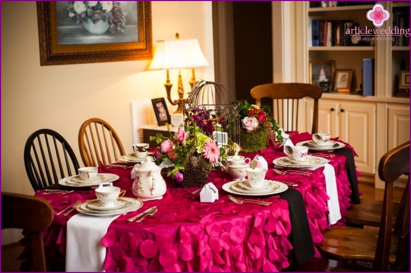 Decoración de mesa de estilo Alicia en el país de las maravillas