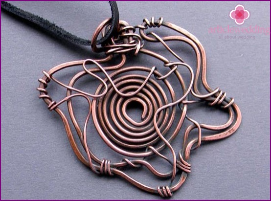 Pendentif en cuivre