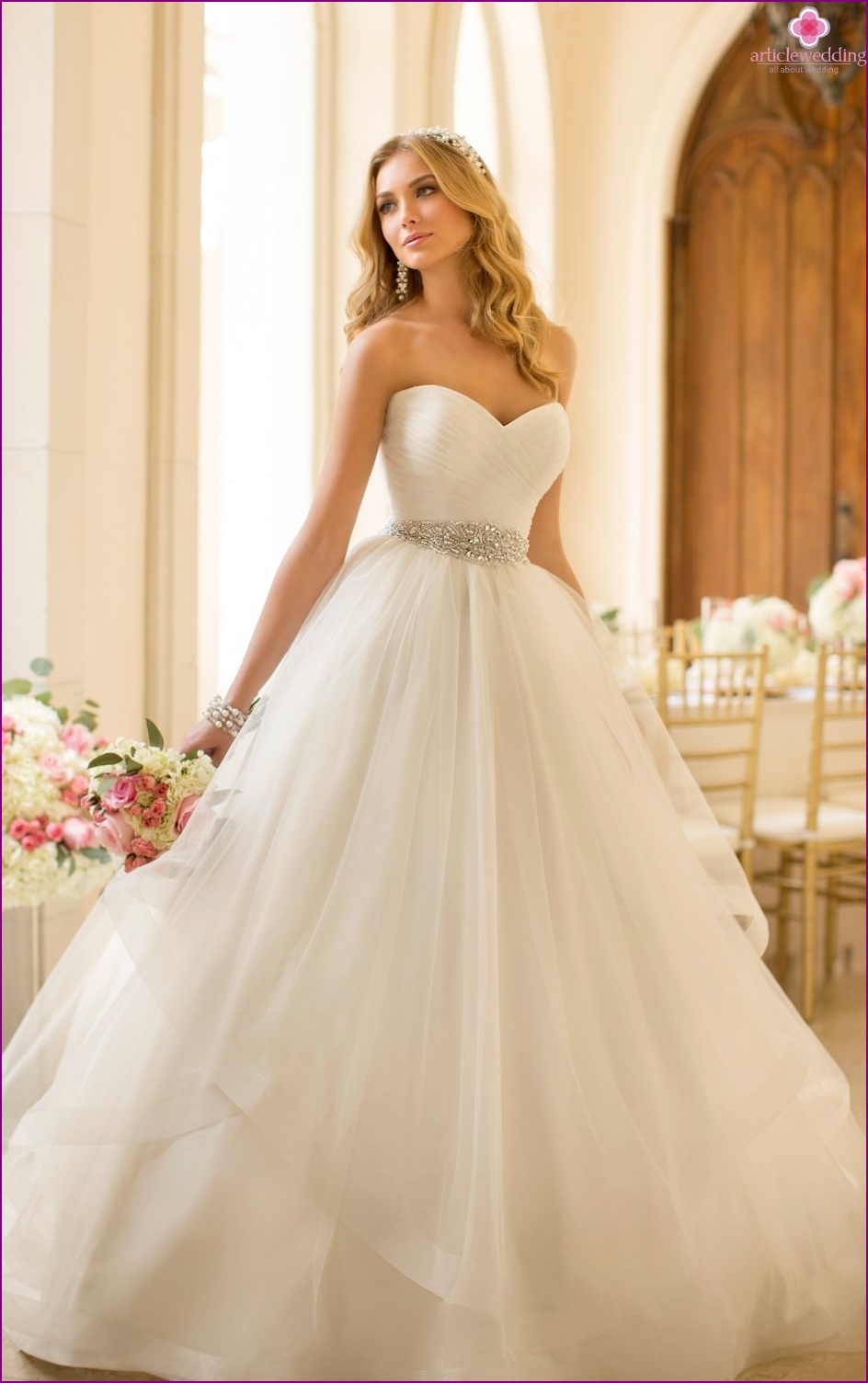 Puffy wedding dress