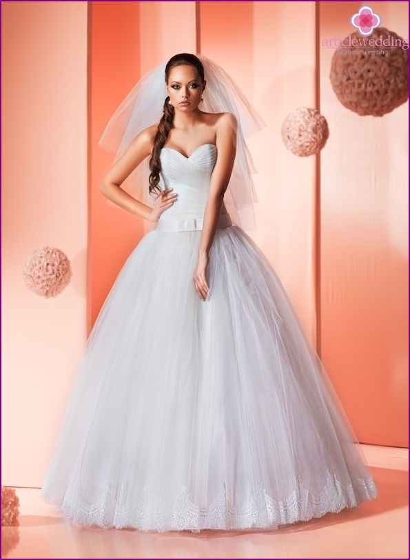 Puffy wedding dress