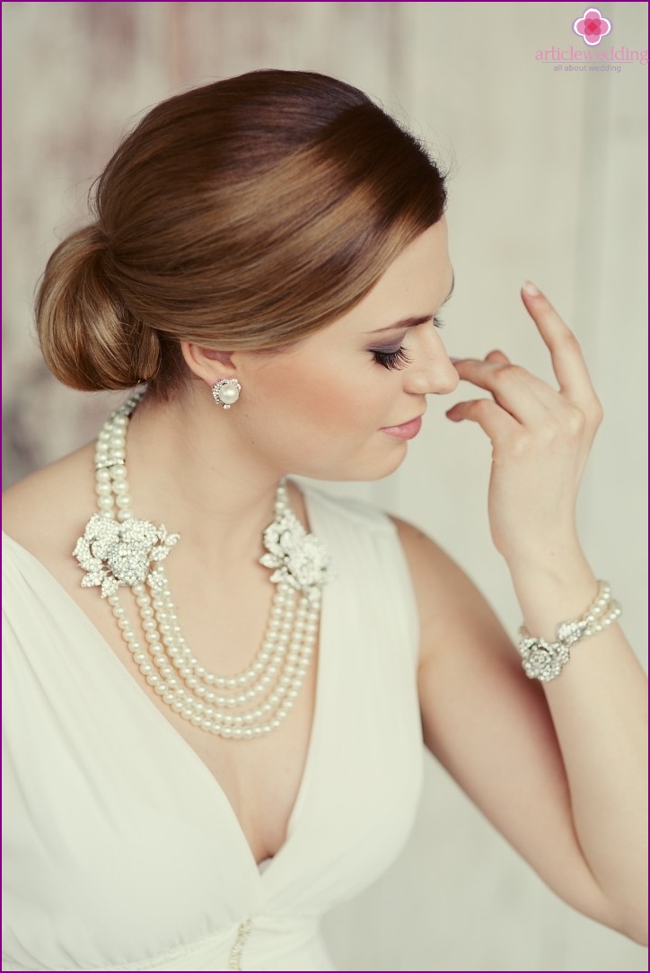 Pearls in the image of a bride