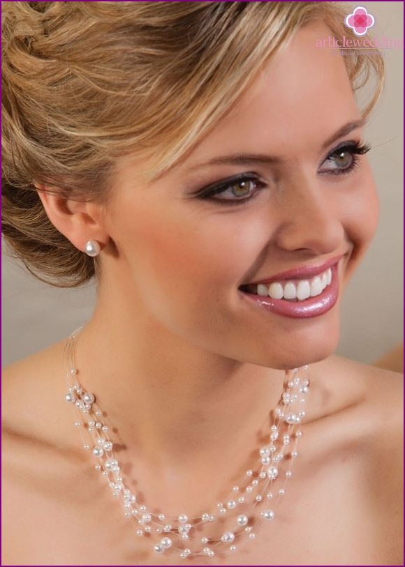 Perlen im Bild einer Braut