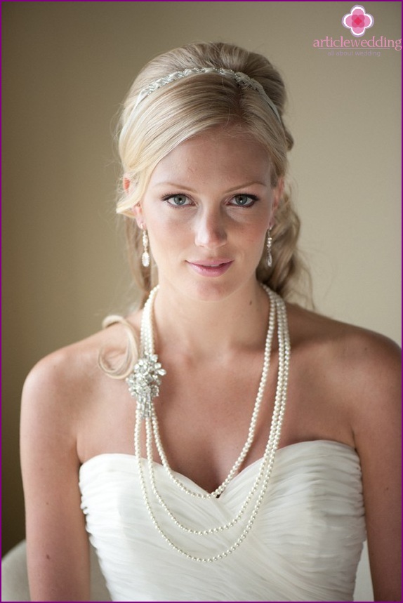 Pearls in the image of a bride