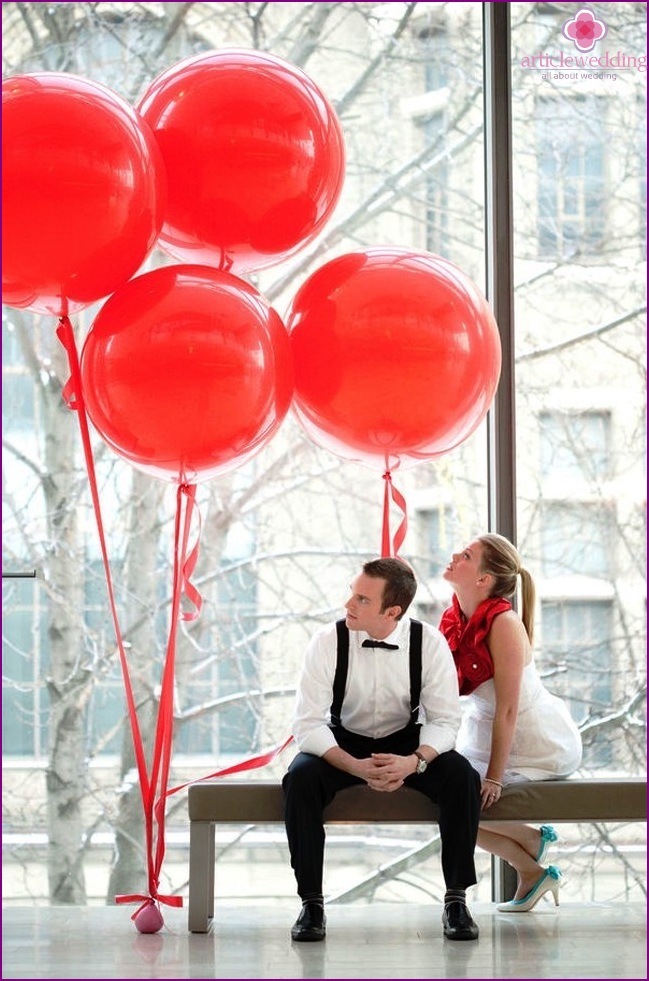 Ballons rouges lors d'un mariage