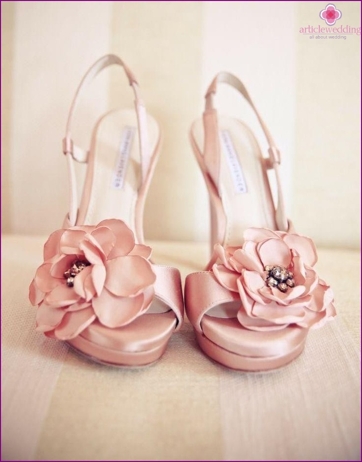 Shoes with flower