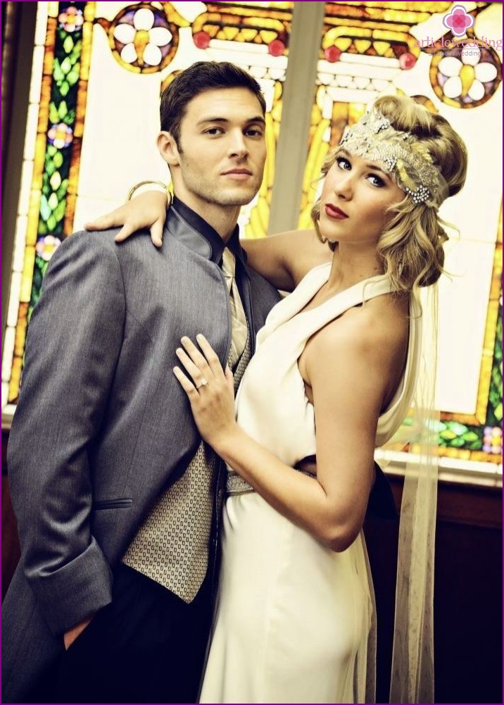 Newlyweds in the style of the Great Gatsby