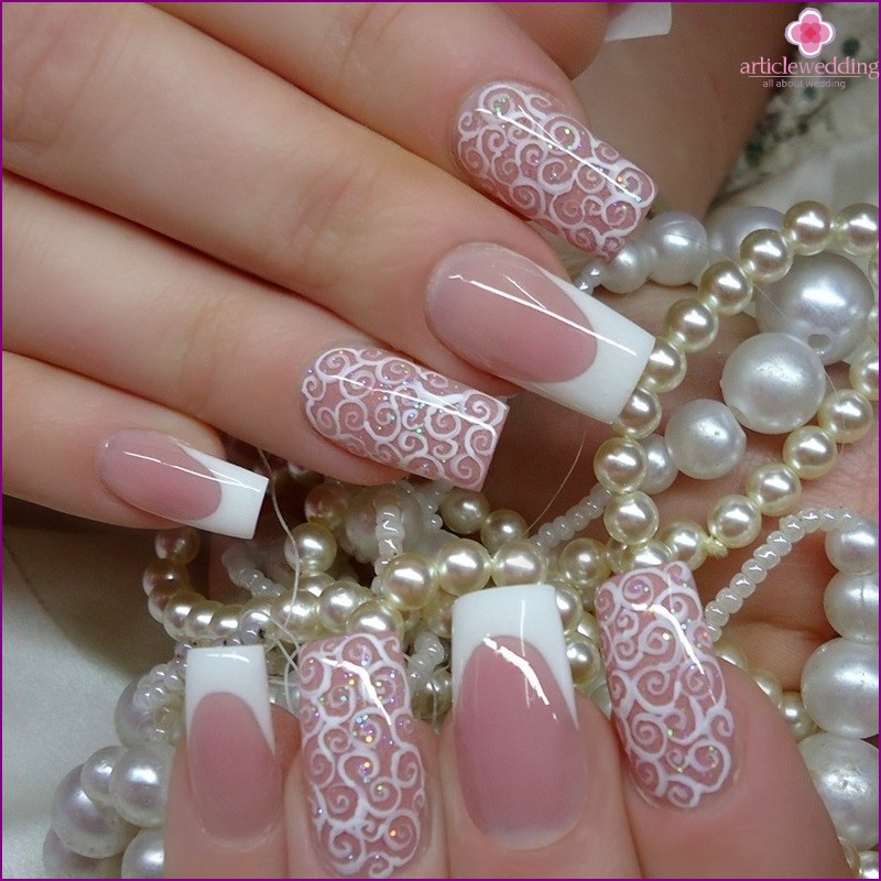 Lace imitation manicure