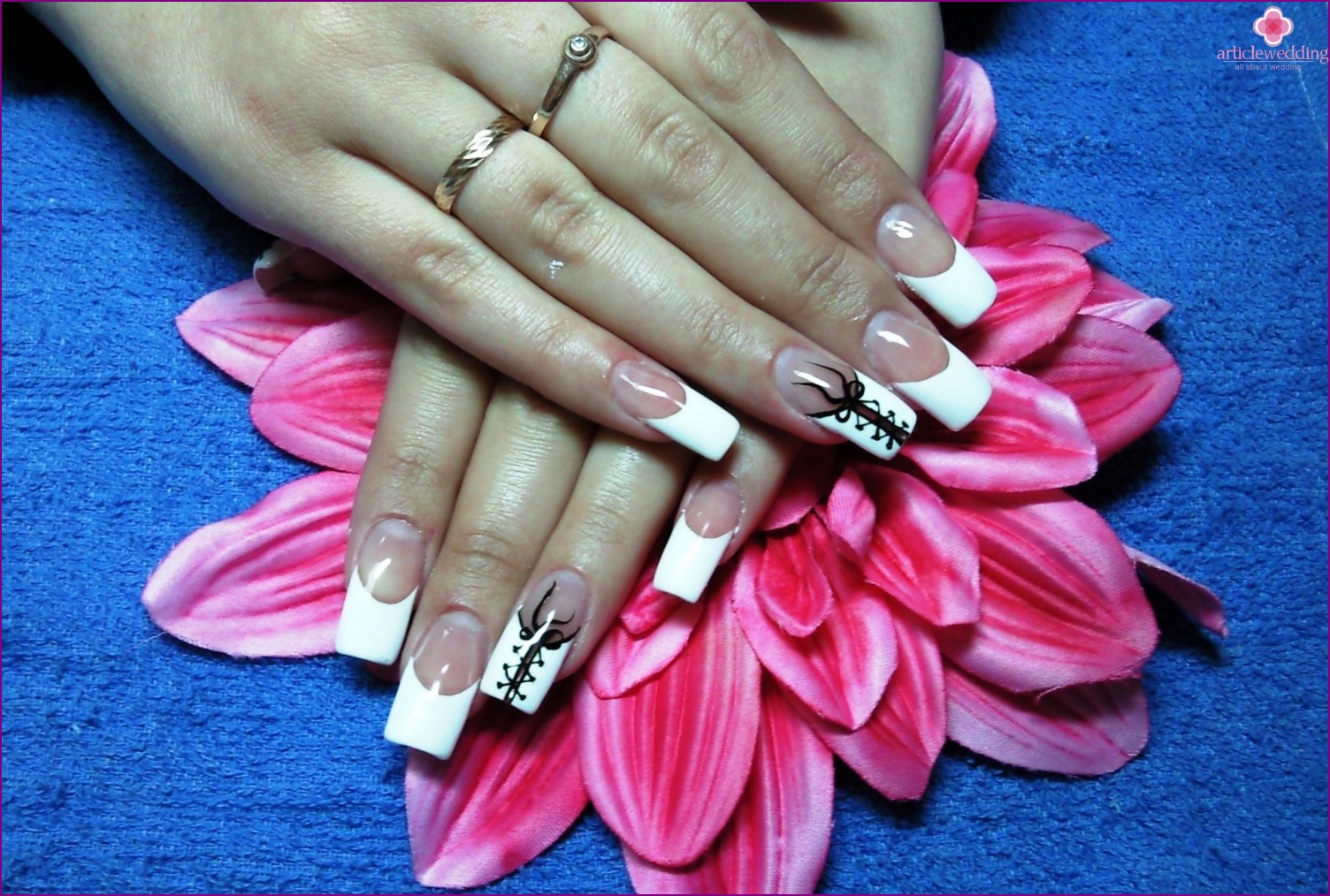 Lacing Manicure