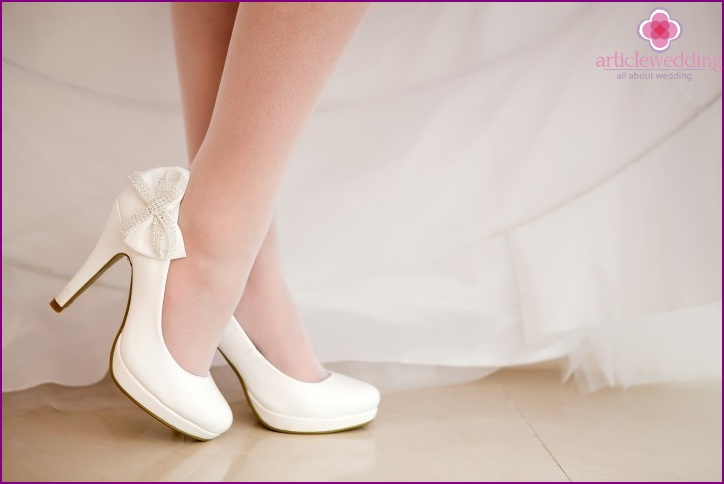 Shoes of the bride
