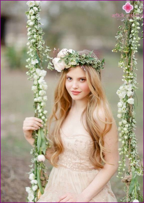 Wedding hairstyle with fresh flowers