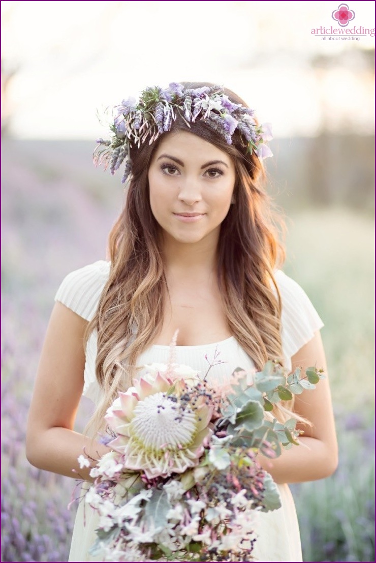 Flowers in the hairstyle of the bride