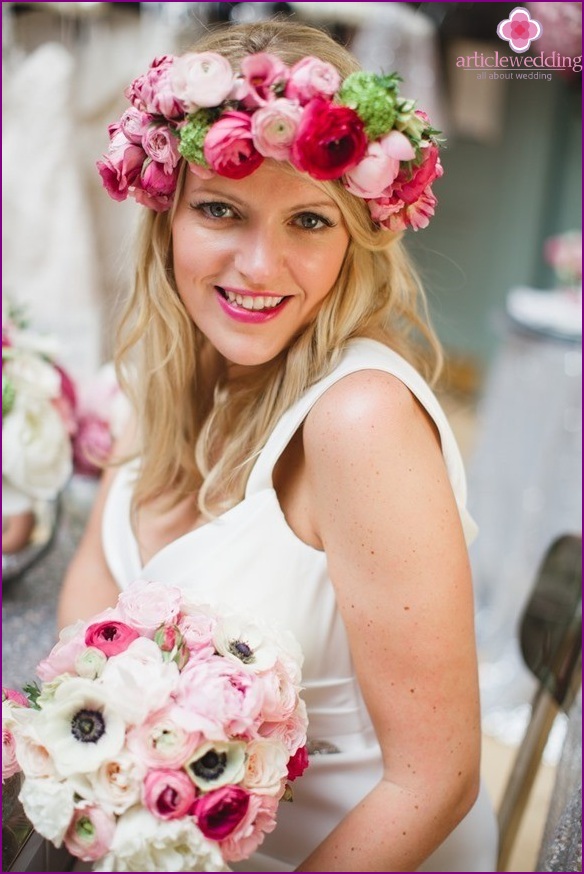 Bright wreath for the bride