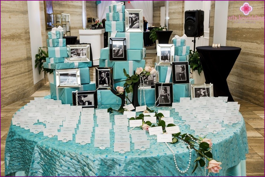 Wedding party in the style of Breakfast at Tiffany's