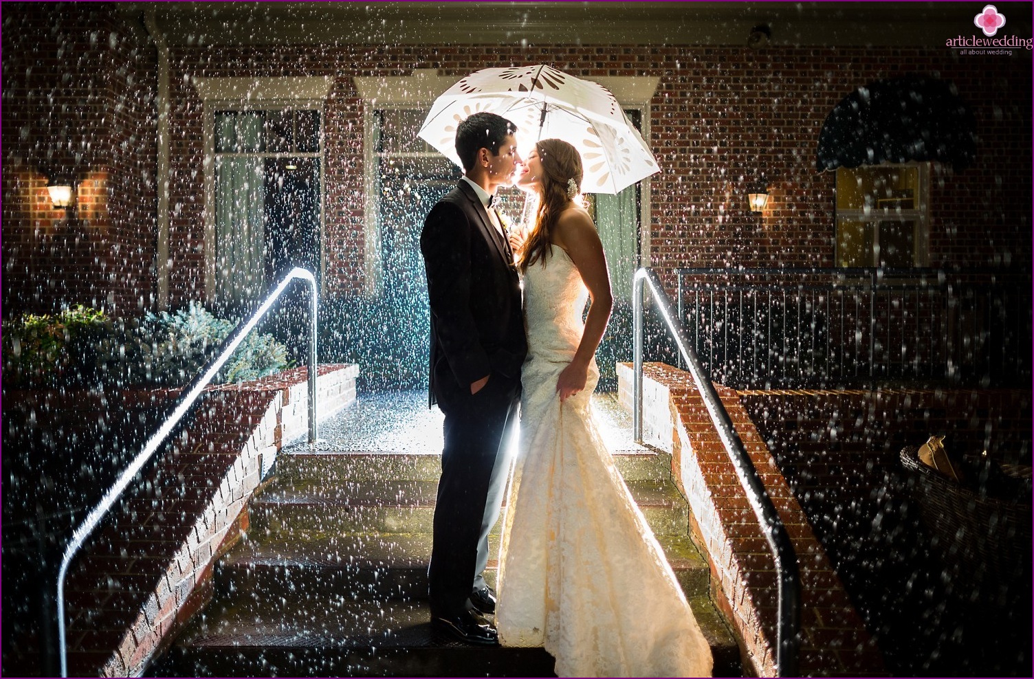 The bride and groom in the style of the film Singing in the Rain