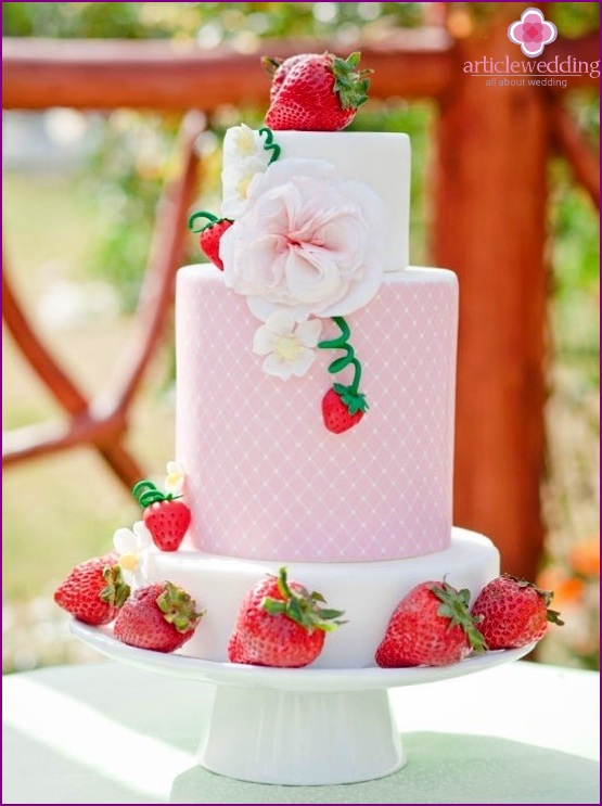 Cake with strawberries