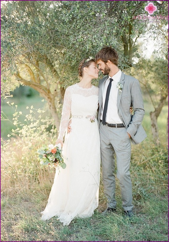 Newlyweds in the style of provence