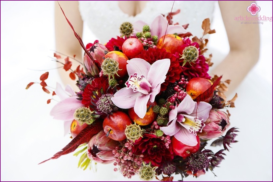 Bridal bouquet in the style of “Snow White and the Seven Dwarfs”