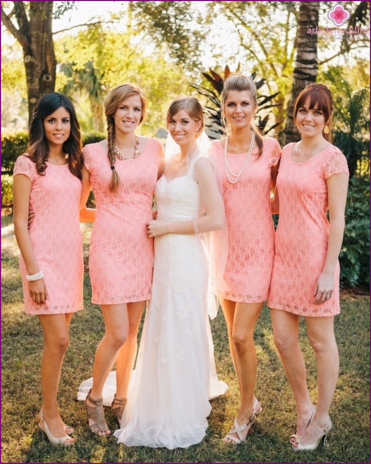 Same dresses for bridesmaids