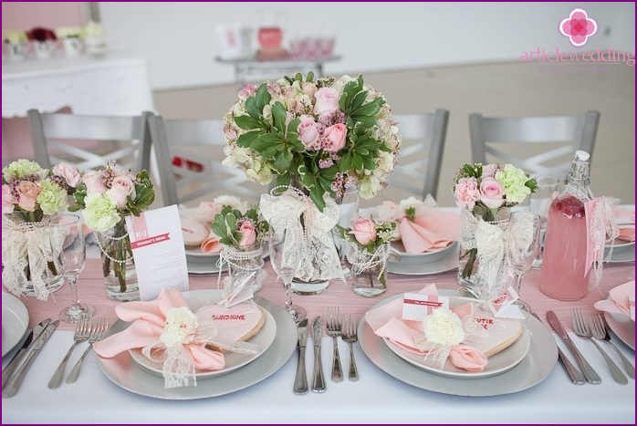 Réglage de la table pour un mariage