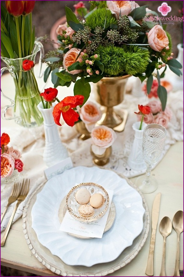 Tischdekoration für eine Hochzeit