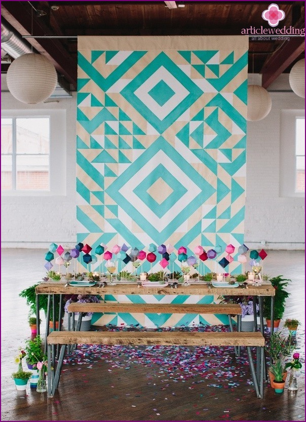 Geometric stand for wedding decoration