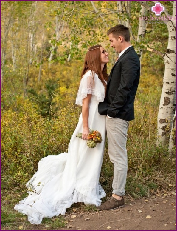 Newlyweds in the style of rustic