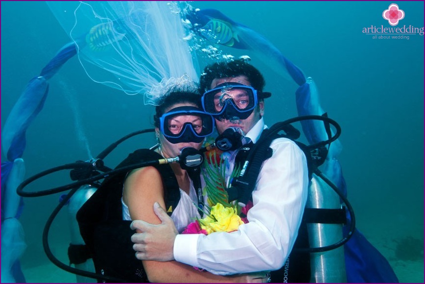 Wedding under water