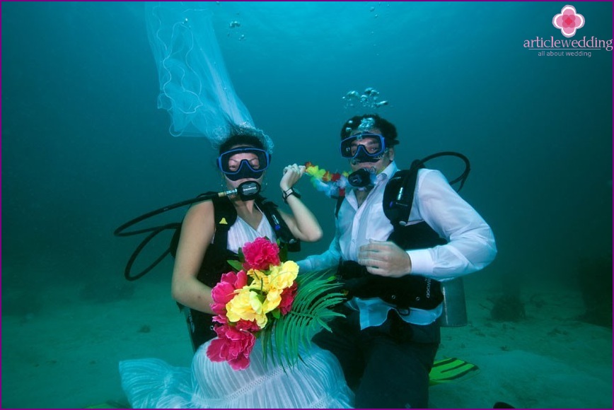 Wedding under water