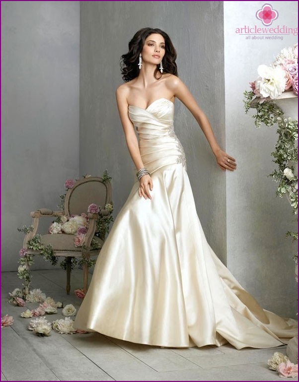 Abito da sposa in seta 2015