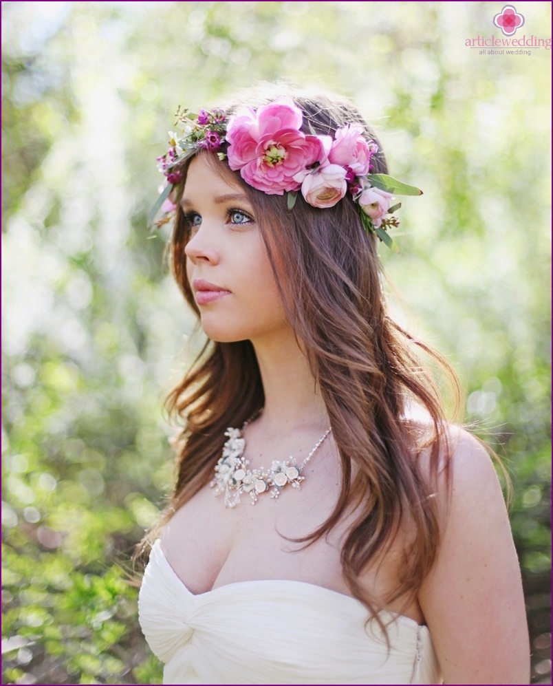 Wedding wreath of fresh flowers