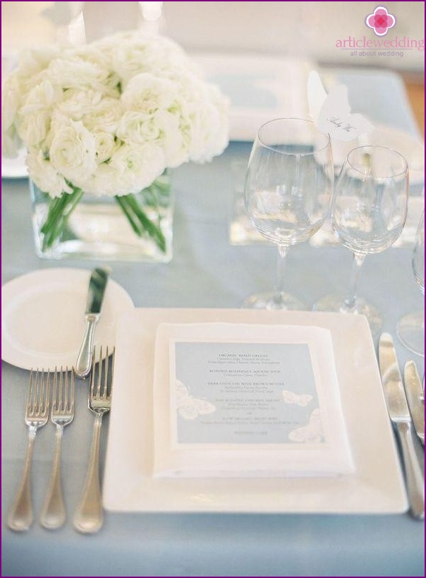 Decoración de la boda en azul polvoriento