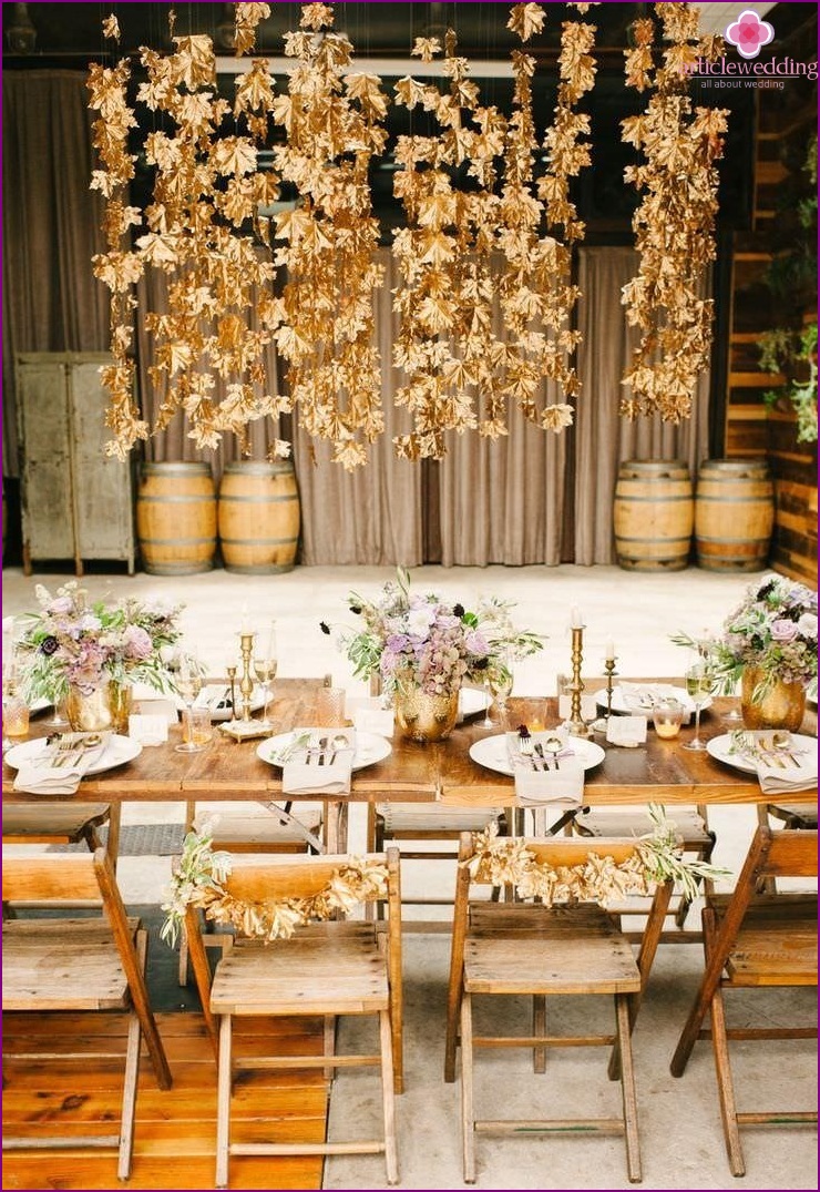 Wedding decor in gold color