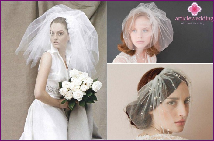 Short veil for a short bride