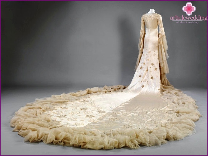 فستان زفاف قديم من العصور الوسطى