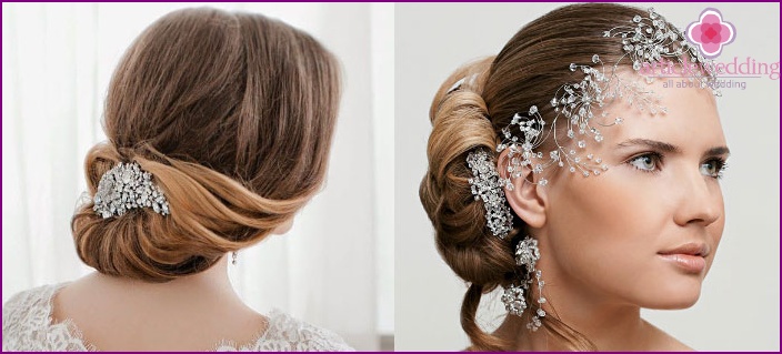 Capelli della sposa raccolti sulla parte posteriore della testa