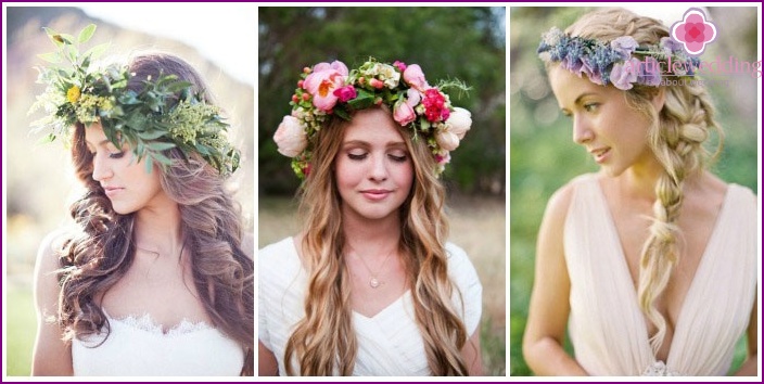 L'image d'une mariée aux cheveux longs: une couronne florale au lieu d'un voile